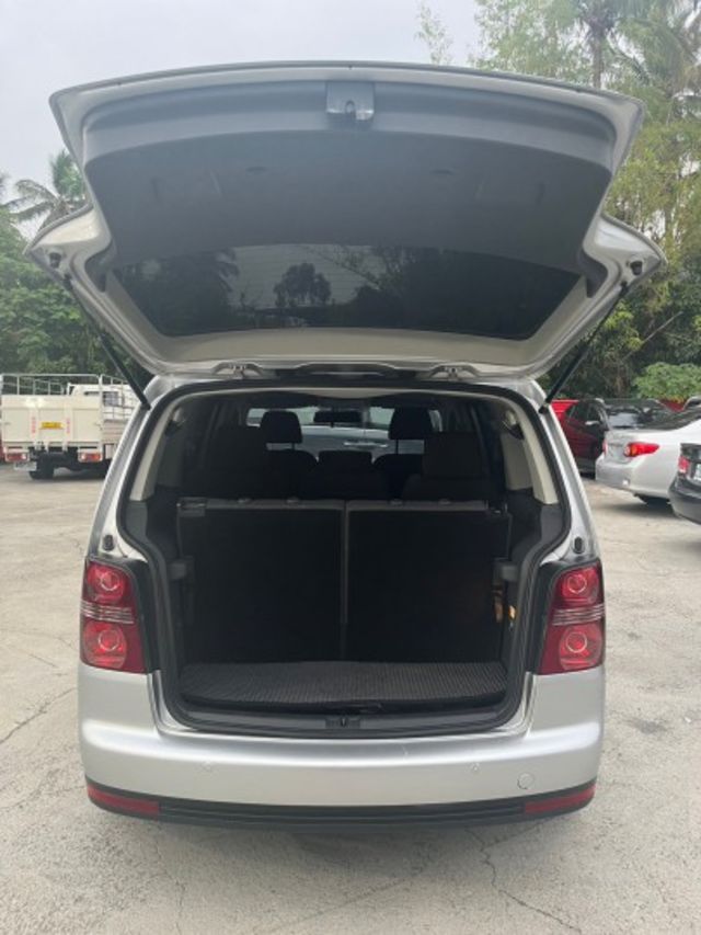 【預約賞車即享網路優惠價】1.9 TDI 柴油版 空間大 載人載貨都方便  第8張相片