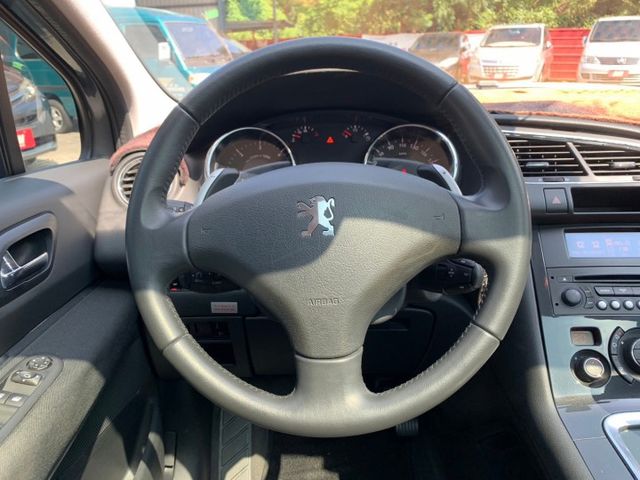 法國車的血統 給你安全的車體結構 便宜代步休旅車 又兼顧安全第一使命 車況很好 無待修  第14張相片