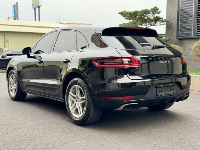 【預約賞車即享網路優惠價】2.0T 馬肯 電動尾門 電動座椅 倒車顯影  第6張相片