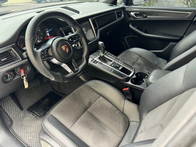 【預約賞車即享網路優惠價】2.0T 馬肯 電動尾門 電動座椅 倒車顯影  第16張相片