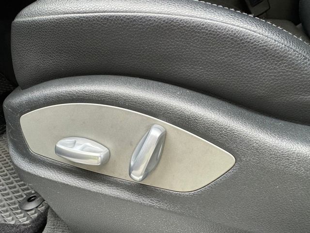 【預約賞車即享網路優惠價】2.0T 馬肯 電動尾門 電動座椅 倒車顯影  第17張相片