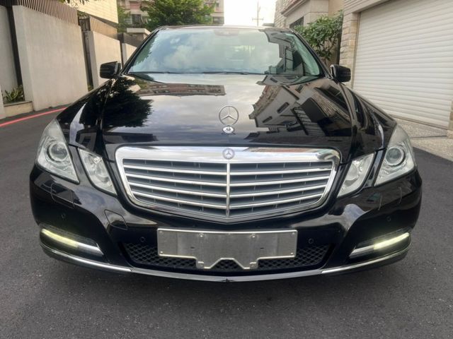 全車氣氛佳 內外裝極新 無待修 高貴不貴 平價雙B進口車 讓你即可享受 安全性質高 空間大 定速 天窗 方向盤控制鍵  第2張相片
