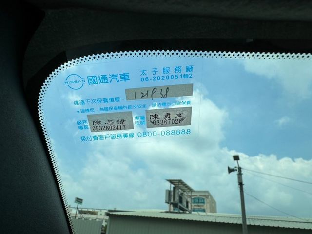 一手車 原版件 實跑12萬公里 里程保證 原廠保養 外觀漆面漂亮 女孩子特喜歡的紅 大小剛剛好 內裝整體感覺很棒 少使用  第11張相片