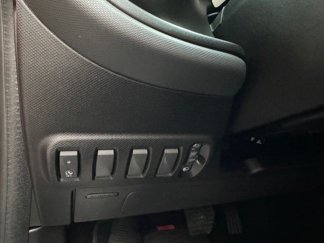 66kw Pure 原版件 無事故 實跑5萬公里 里程保證  內外都美美的 女用車 前車主顧的很好  第12張相片