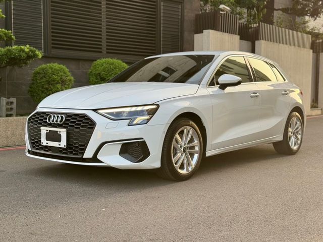 實跑6萬多公里 里程保證  新車保固到2026年 原廠保養 最新小改款  ACC跟車 盲點 免鑰匙 液晶儀表 恆溫空調  第3張相片
