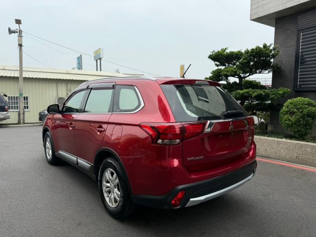 原版件 實跑15萬公里 里程保證  有ACC跟車 恆溫 倒車影像 還有超大空間  第6張相片
