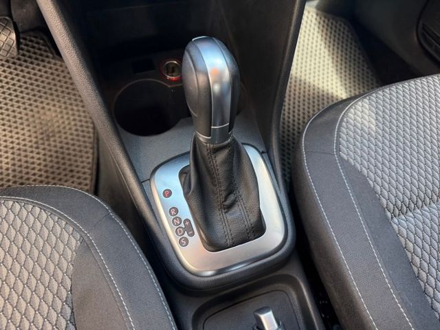 里程超低 只跑8萬 相當5年車的引擎而已 有導航系統 倒車影像 行車記錄器 該有的都有  第16張相片