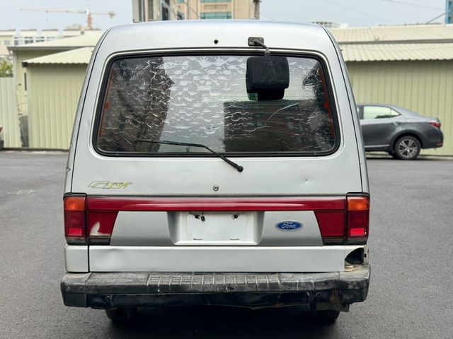 保養廠的車 無漏油 引擎好 冷氣涼 變速箱正常 跑工地 擺攤 載人 載貨 一台全搞定 開啟創業吧  第6張相片