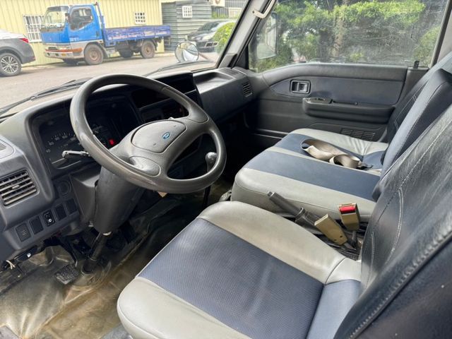 保養廠的車 無漏油 引擎好 冷氣涼 變速箱正常 跑工地 擺攤 載人 載貨 一台全搞定 開啟創業吧  第8張相片