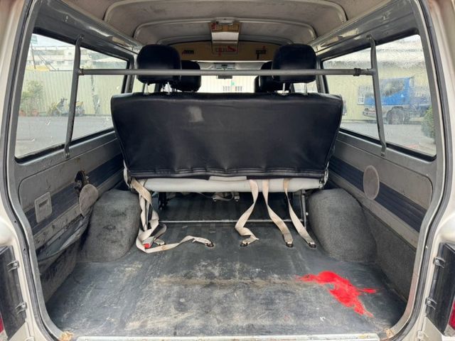 保養廠的車 無漏油 引擎好 冷氣涼 變速箱正常 跑工地 擺攤 載人 載貨 一台全搞定 開啟創業吧  第12張相片