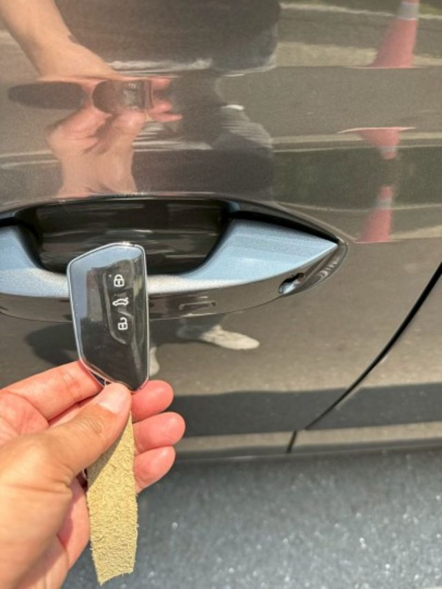 配倒車顯示/恆溫空調/倒車輔助系統/Acc定速巡航/車道維持系統/車道置中/自動停車/盲點偵測/摸門上鎖/啟停系統/LE  第8張相片