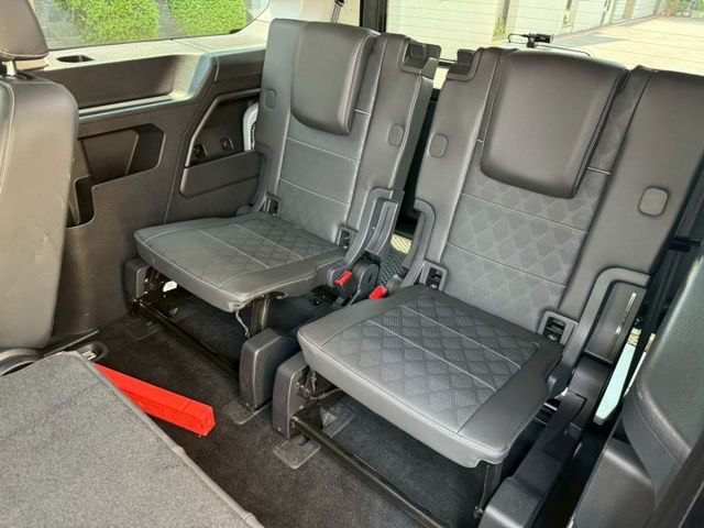 配倒車顯示/恆溫空調/倒車輔助系統/Acc定速巡航/車道維持系統/車道置中/自動停車/盲點偵測/摸門上鎖/啟停系統/LE  第16張相片