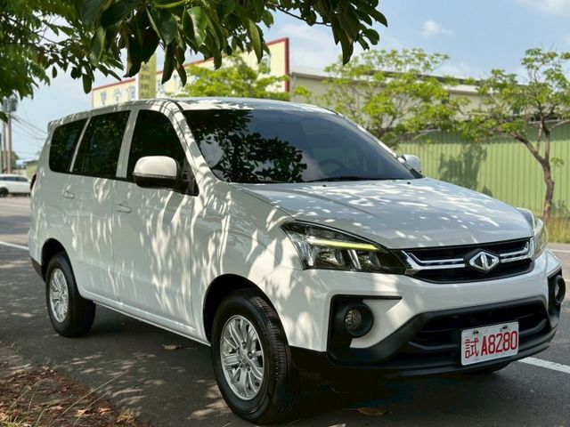 只跑6萬公里 新車71.8萬 僅三年 現省30萬以上 內裝跟新的一樣 行車記錄器都裝好了  車況綿密 無待修  第3張相片