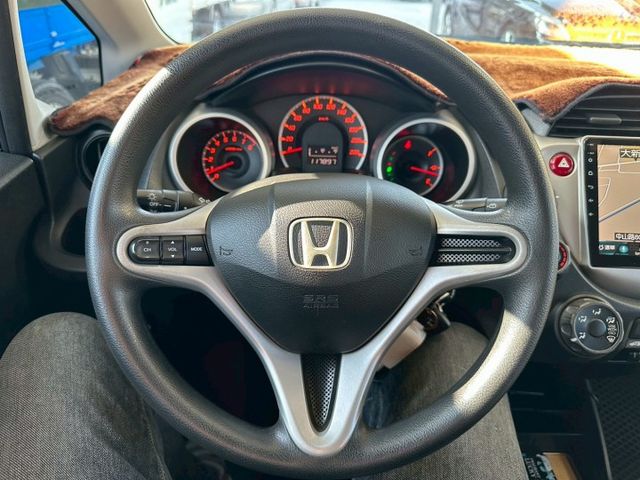 無事故 無待修 里程11萬公里 有改安卓機  倒車影像 行車記錄器 倒車雷達  第7張相片