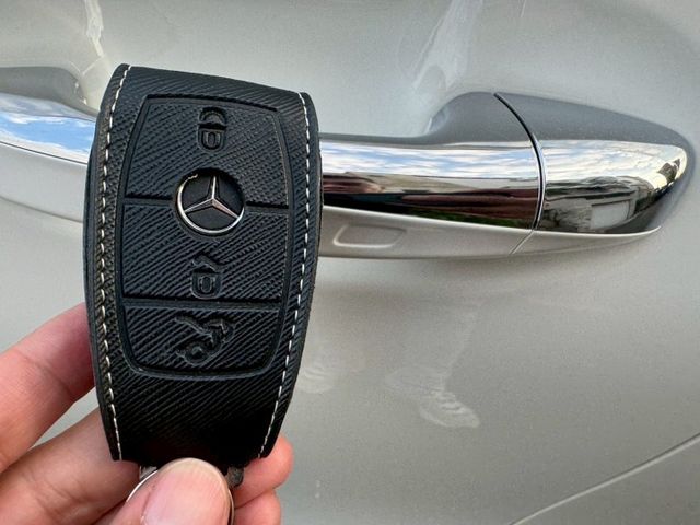 實跑33000公里 無事故 無待修 可認證  配備 23p智慧駕駛 /AMG套件/ 車道偏移/盲點偵測 /免鑰匙套件/  第8張相片