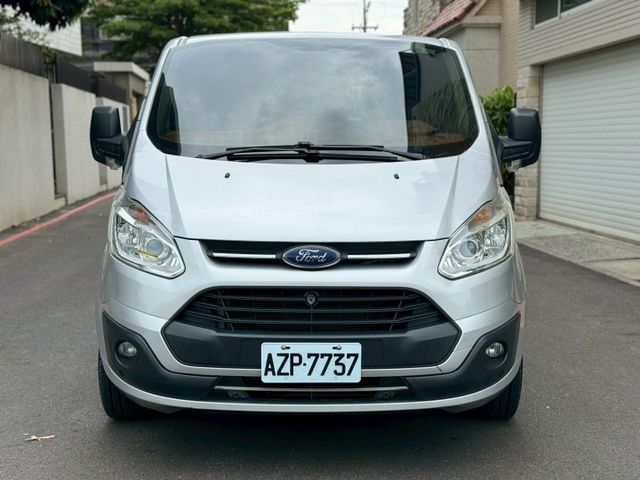 自排 柴油2.0 福特 旅行家 九人座 一手車 無事故  實跑10萬公里 原廠保養 私家用車 非營業用  第2張相片