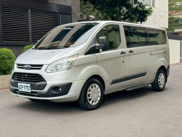 自排 柴油2.0 福特 旅行家 九人座 一手車 無事故  實跑10萬公里 原廠保養 私家用車 非營業用  第3張相片