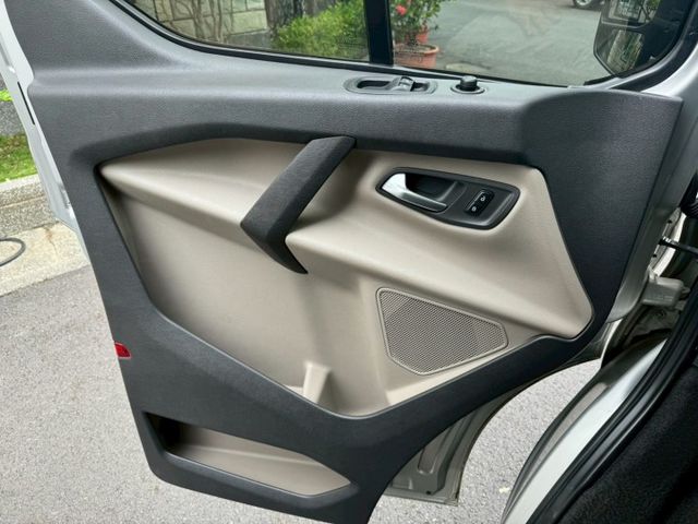 自排 柴油2.0 福特 旅行家 九人座 一手車 無事故  實跑10萬公里 原廠保養 私家用車 非營業用  第10張相片
