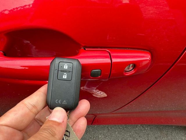 里程1500 跟新車沒兩樣  衛星導航 Keyless免鑰匙摸門啟動 倒車影像  第8張相片