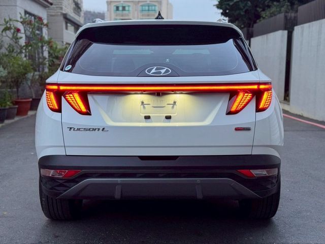 新車保固中 省價差現賺20萬  買到賺到  電尾門/盲點偵測/免鑰匙摸門/360環景/全景天窗/雙區恆溫/ACC跟車/車  第5張相片
