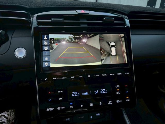新車保固中 省價差現賺20萬  買到賺到  電尾門/盲點偵測/免鑰匙摸門/360環景/全景天窗/雙區恆溫/ACC跟車/車  第19張相片