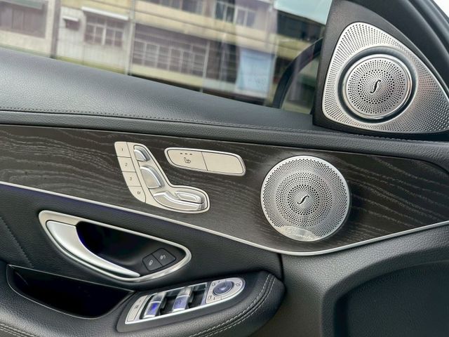 23p智慧駕駛 車道偏移 盲點偵測 氣壓避震 柏林之音 全景天窗 電動尾門 雙魚眼LED 免鑰匙套件  改裝 旋轉高音  第19張相片