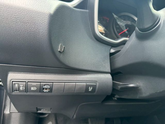 一手車 原版件 豪華+ 實跑35000 新車保固中  免鑰匙I-key /盲點偵測 / ACC跟車 /360度環景 /車  第11張相片