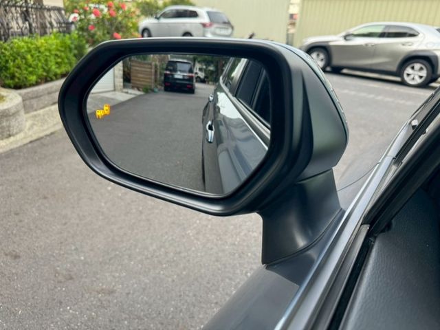 一手車 原版件 豪華+ 實跑35000 新車保固中  免鑰匙I-key /盲點偵測 / ACC跟車 /360度環景 /車  第12張相片