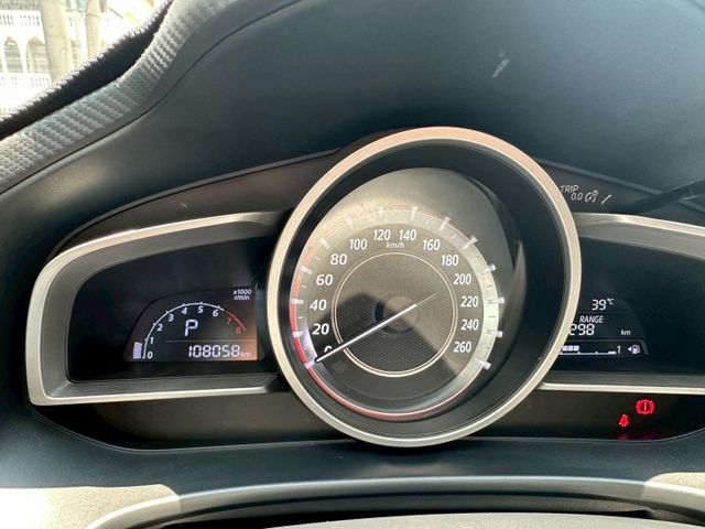 里程只跑10萬 三大保證 車沒問題 只為跑快 外觀漆面漂亮 內裝乾淨 定速巡航 免鑰匙I-Key 倒車影像 方向盤快控  第10張相片