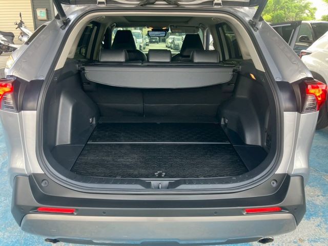 RAV4  第12張相片