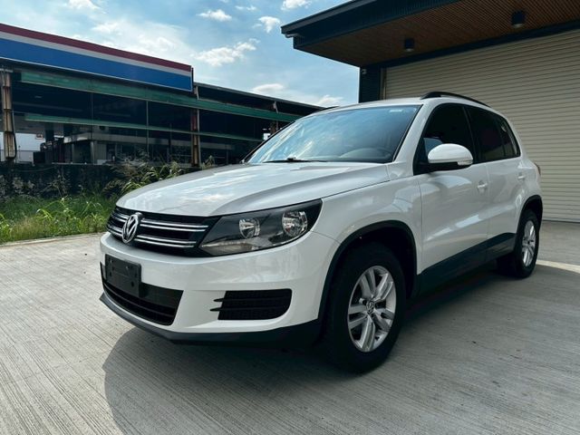 一手車 無事故 無待修 里程11萬多 里程保證 跑少 車況佳 不操車 輕鬆入主 福斯進口休旅  第1張相片