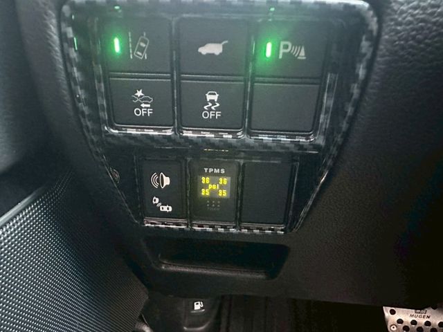 內裝幾乎沒使用痕跡 外觀漆面也顧很好 車庫車 配備滿滿360度環景/ ACC跟車/ 盲點偵測 / 車道偏移 /電動尾門  第14張相片