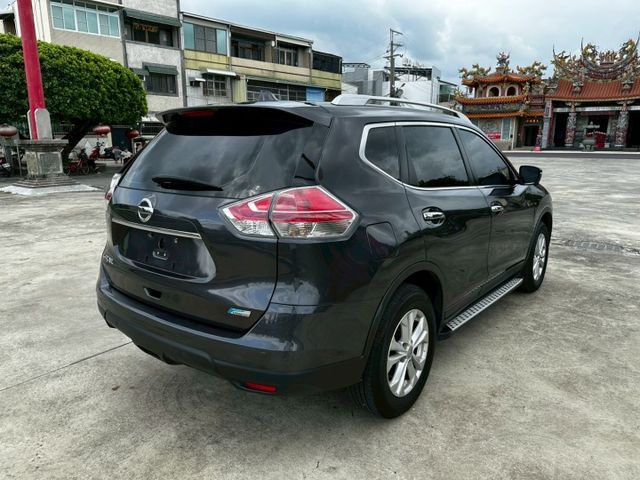一手車 無事故 實跑11萬公里 里程保證  配備 I-key免鑰匙/ 360度環景 /定速 /恆溫 /抬頭  第4張相片