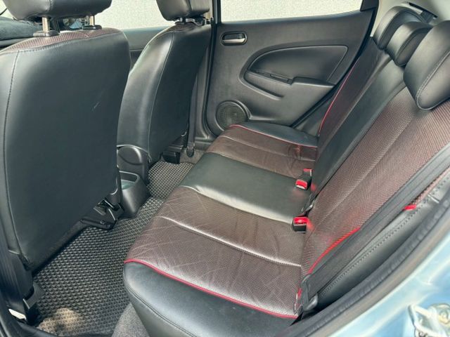 一手車女用車 原版件 實跑17萬公里 里程保證  內外保持良好 無待修 車長不到4米 市區好停車  第13張相片
