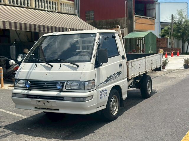 一手車 無事故 無待修 又跑少 只跑8萬6 便宜賣 15.8就好 喜歡來看喔 幫你賺錢的車  第1張相片