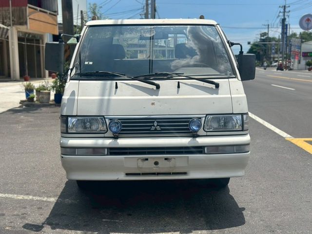 一手車 無事故 無待修 又跑少 只跑8萬6 便宜賣 15.8就好 喜歡來看喔 幫你賺錢的車  第2張相片