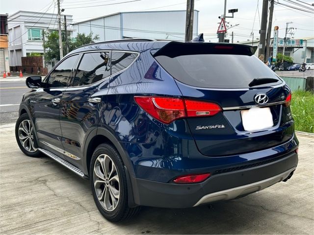 稅金跟1.8cc差不多 油耗平均15以上 油價便宜 定速巡航 /4WD /雙區恆溫/ 倒車影像/ 雙電熱椅 /自動停車  第4張相片