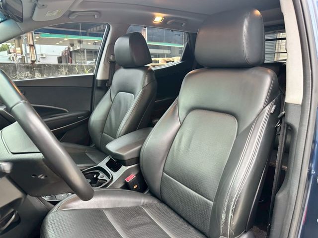 稅金跟1.8cc差不多 油耗平均15以上 油價便宜 定速巡航 /4WD /雙區恆溫/ 倒車影像/ 雙電熱椅 /自動停車  第9張相片