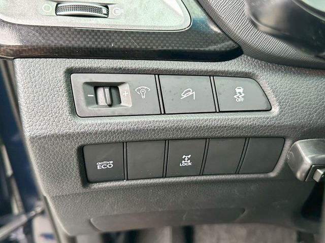 稅金跟1.8cc差不多 油耗平均15以上 油價便宜 定速巡航 /4WD /雙區恆溫/ 倒車影像/ 雙電熱椅 /自動停車  第13張相片