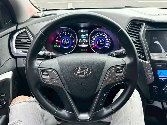 稅金跟1.8cc差不多 油耗平均15以上 油價便宜 定速巡航 /4WD /雙區恆溫/ 倒車影像/ 雙電熱椅 /自動停車  第19張相片