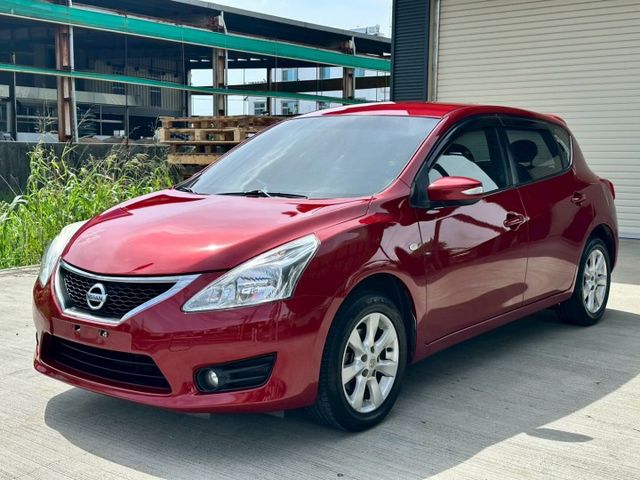 一手車 無事故 無待修 里程17萬公里 定速巡航 雙區恆溫 倒車影像 安卓機 I-key摸門  第1張相片