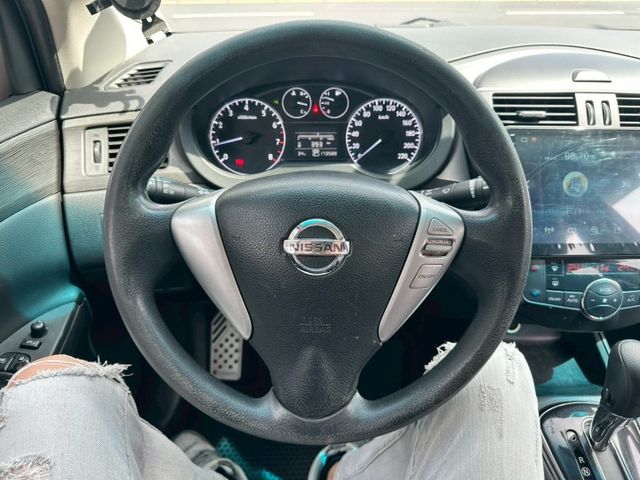 一手車 無事故 無待修 里程17萬公里 定速巡航 雙區恆溫 倒車影像 安卓機 I-key摸門  第9張相片