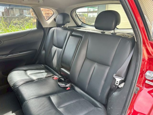 一手車 無事故 無待修 里程17萬公里 定速巡航 雙區恆溫 倒車影像 安卓機 I-key摸門  第16張相片