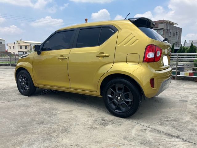 稅金只需8000  平均油耗22km/L 車長3.7米 市場最小車 定速巡航 車道偏離 AEB自動煞車 方向盤快控 倒車  第4張相片