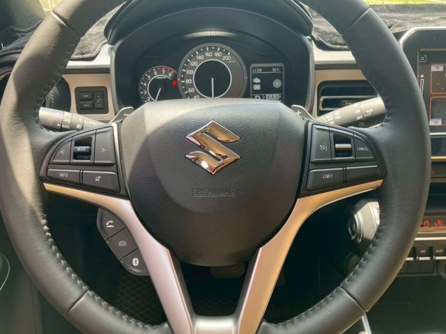 稅金只需8000  平均油耗22km/L 車長3.7米 市場最小車 定速巡航 車道偏離 AEB自動煞車 方向盤快控 倒車  第8張相片