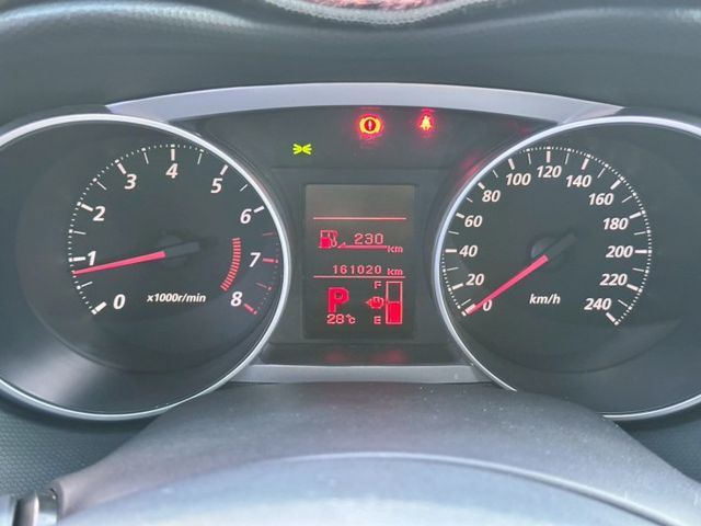 無事故 里程跑16萬 里程保證 車況優良 外觀漆面不錯 內裝一點使用痕跡 整體氣氛可以  第10張相片