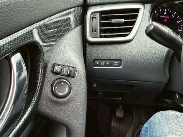 豪華影音版 一手車 無事故 里程24萬 車況健康 配備多空間大 I-key摸門 360環景 全景天窗 恆溫空調 抬頭  第12張相片