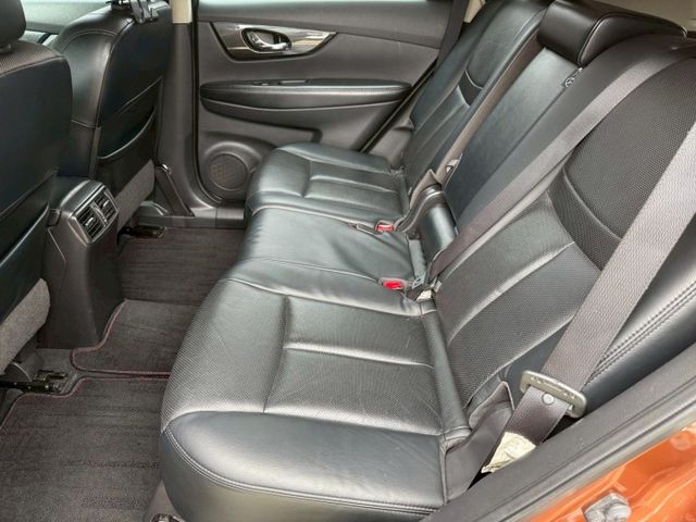 豪華影音版 一手車 無事故 里程24萬 車況健康 配備多空間大 I-key摸門 360環景 全景天窗 恆溫空調 抬頭  第14張相片