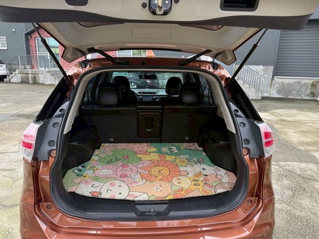 豪華影音版 一手車 無事故 里程24萬 車況健康 配備多空間大 I-key摸門 360環景 全景天窗 恆溫空調 抬頭  第15張相片