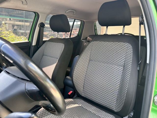 無事故 無待修 實跑12萬公里 里程保證  內外有在顧 優質代步車 底盤穩 開高速不會晃  第16張相片